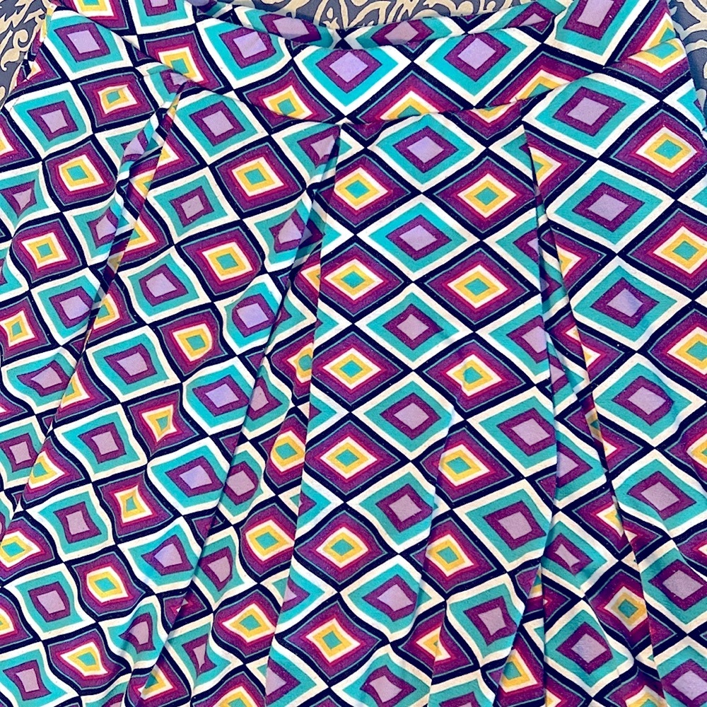 LuLaRoe Geometric Diamond Patterned Midi A-Line Skirt with Pockets!!
